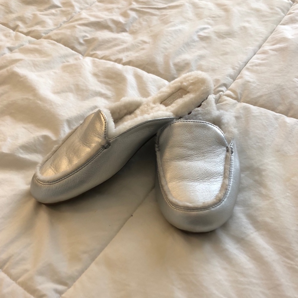 LNWOT UGG Slide Slippers - Size 7